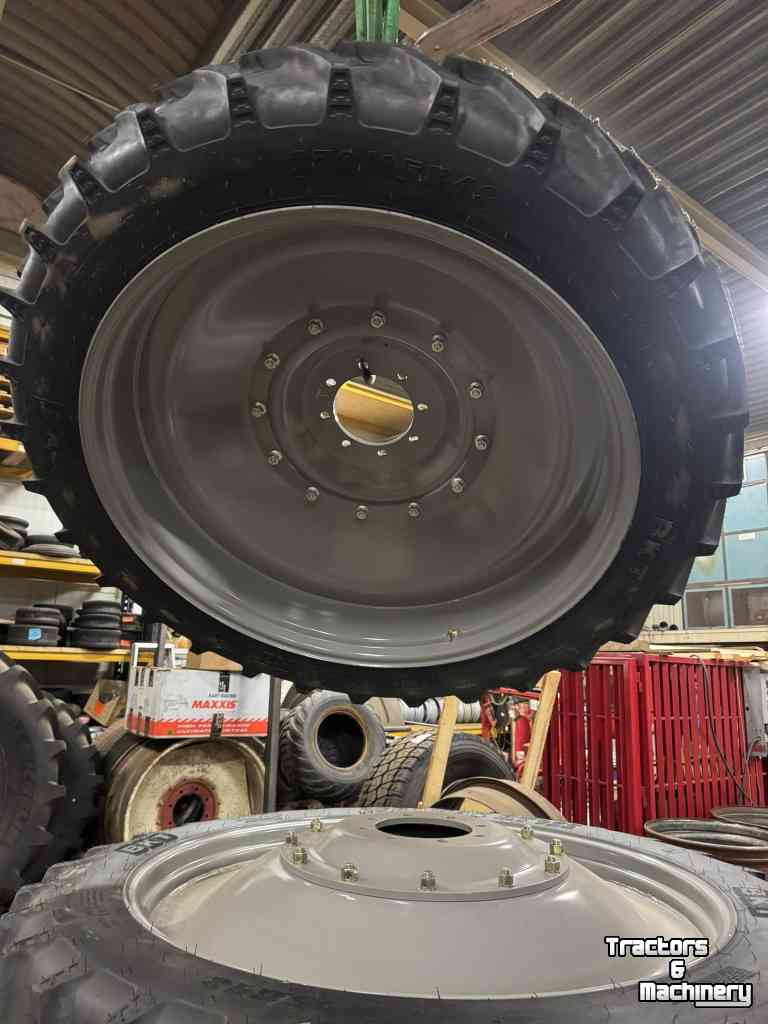 BKT 270/95R48 & 270/80R36 - Afbeelding 4